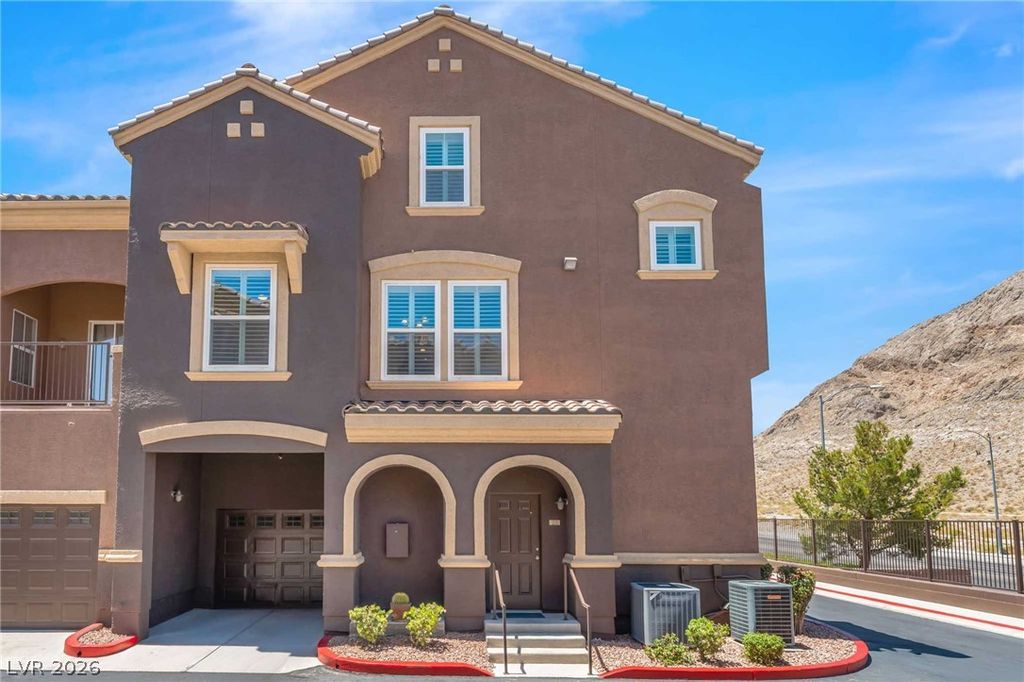 3975 North Hualapai Way 215, Las Vegas, NV 89129