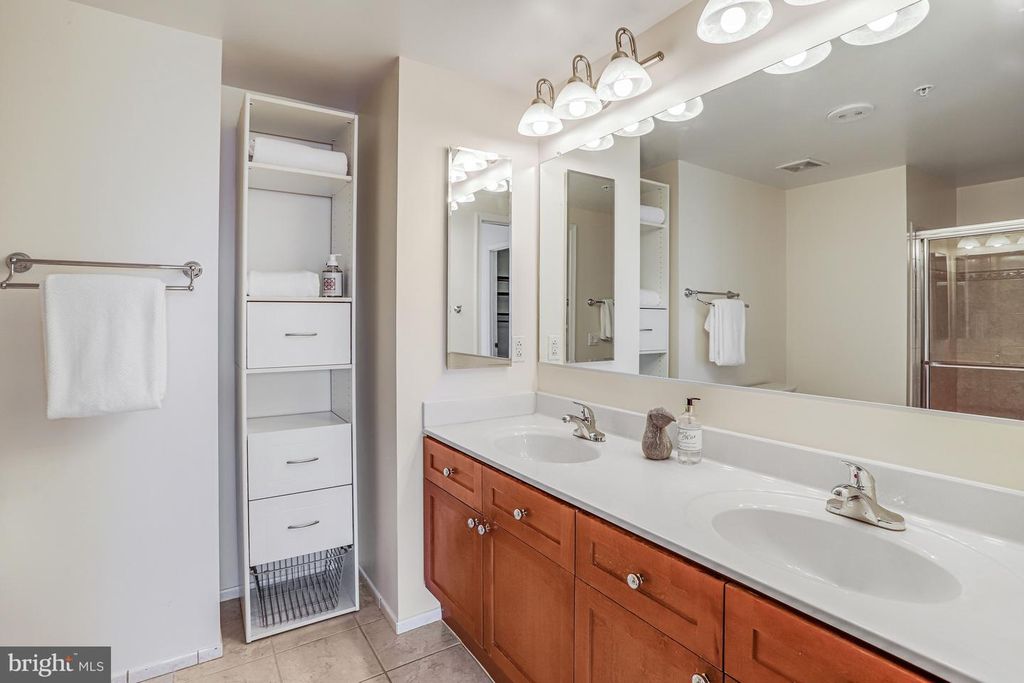 Image 16 of property listing at 930 WAYNE AVE #1009, Silver Spring, MD 20910