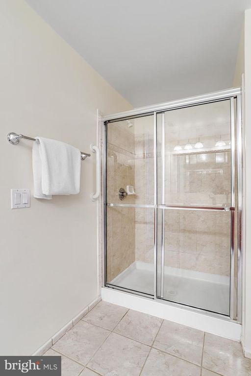 Image 18 of property listing at 930 WAYNE AVE #1009, Silver Spring, MD 20910