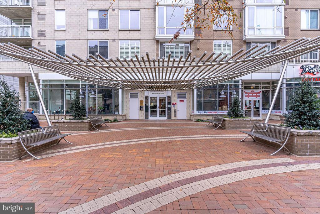 Image 32 of property listing at 930 WAYNE AVE #1009, Silver Spring, MD 20910