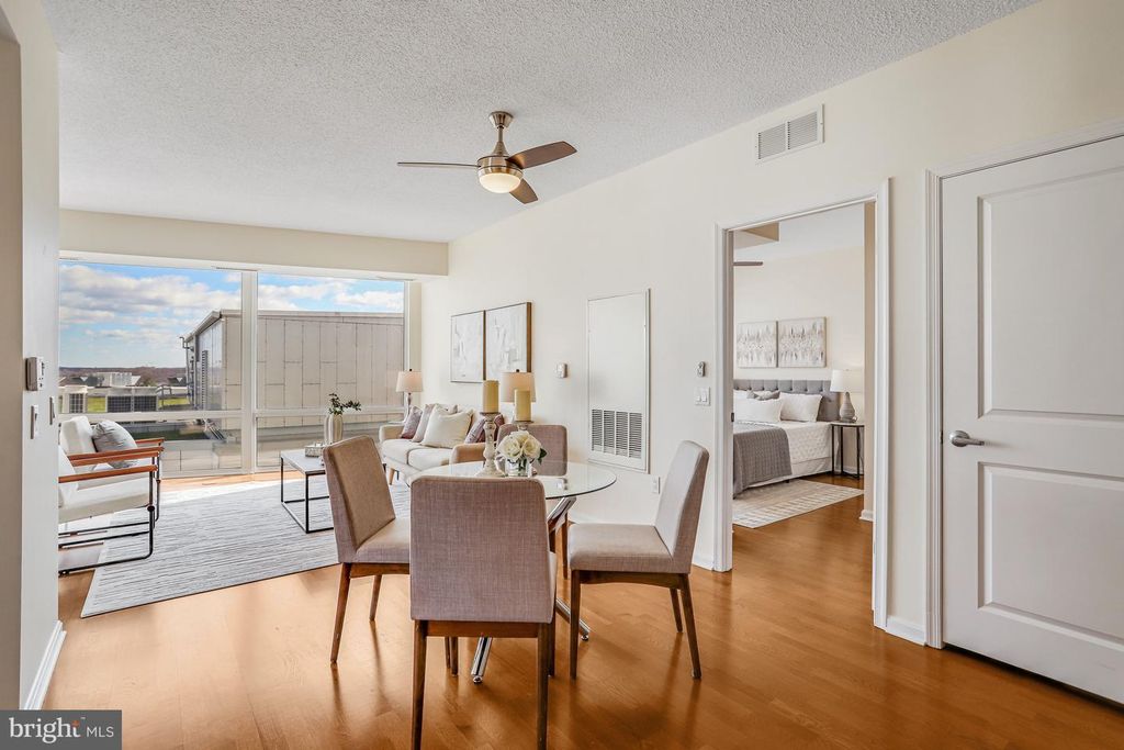 Image 4 of property listing at 930 WAYNE AVE #1009, Silver Spring, MD 20910