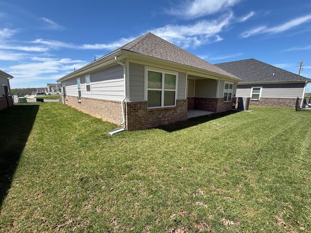 1003 Autumnwood Dr, Dickson, TN 37055