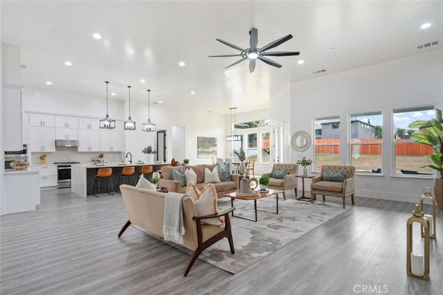 10221 Savannah Court, Oakdale, CA 95361