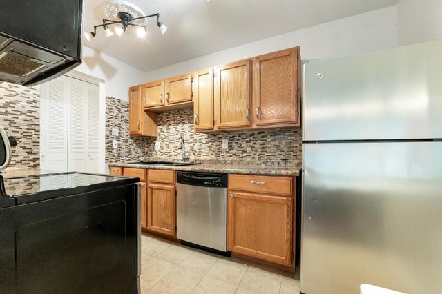 2212 Aldrich Avenue S 106, Minneapolis, MN 55405