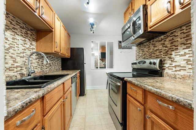 2212 Aldrich Avenue S 106, Minneapolis, MN 55405