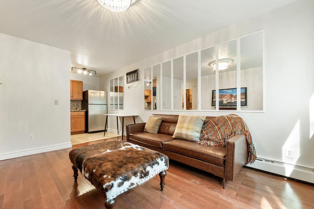 2212 Aldrich Avenue S 106, Minneapolis, MN 55405 — photo 2