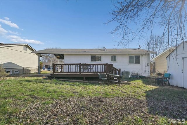 2327 Wescreek Drive, Maryland Heights, MO 63043