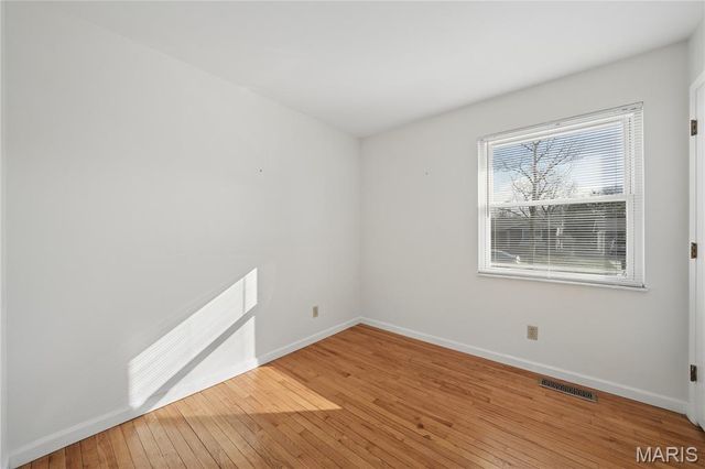 2327 Wescreek Drive, Maryland Heights, MO 63043