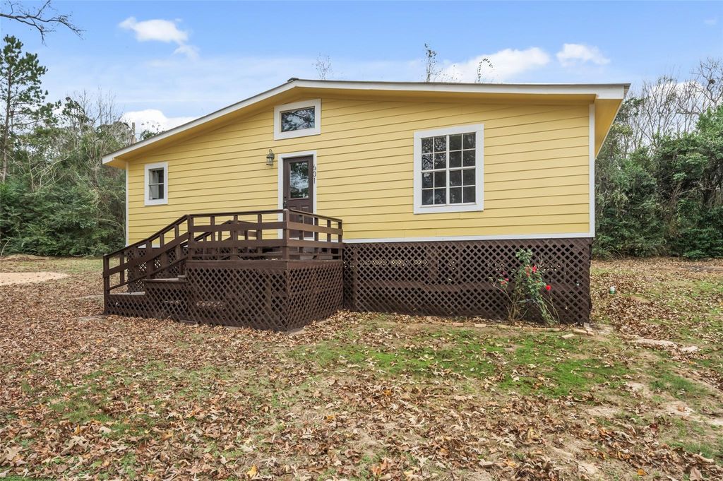 601 Faulkner Avenue, Coldspring, TX 77331