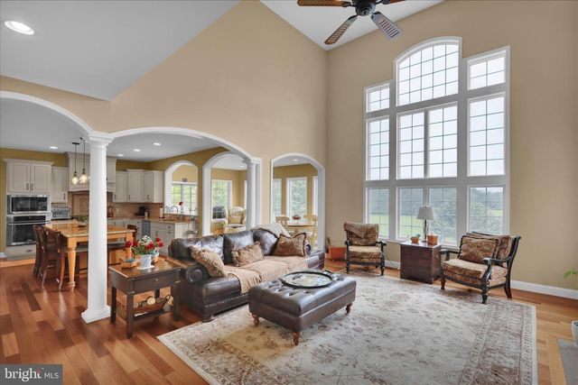 3 BEECHWOOD DR, Shoemakersville, PA 19555