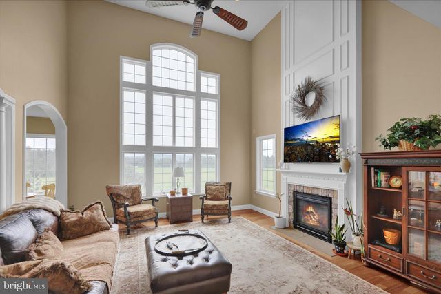 3 BEECHWOOD DR, Shoemakersville, PA 19555