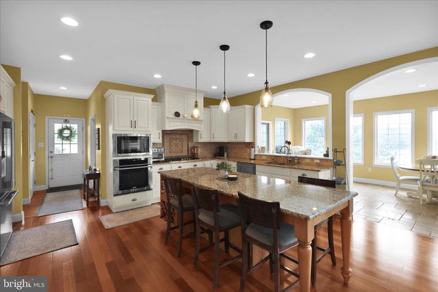 3 BEECHWOOD DR, Shoemakersville, PA 19555