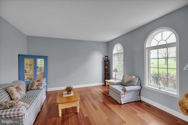 3 BEECHWOOD DR, Shoemakersville, PA 19555