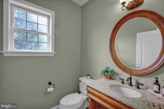 3 BEECHWOOD DR, Shoemakersville, PA 19555