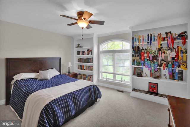 3 BEECHWOOD DR, Shoemakersville, PA 19555