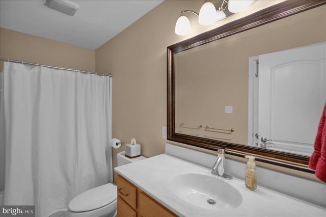 3 BEECHWOOD DR, Shoemakersville, PA 19555