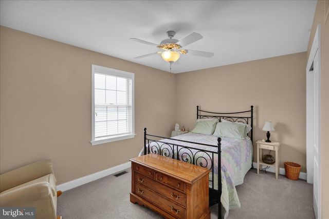 3 BEECHWOOD DR, Shoemakersville, PA 19555
