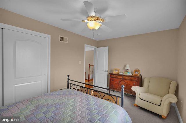 3 BEECHWOOD DR, Shoemakersville, PA 19555