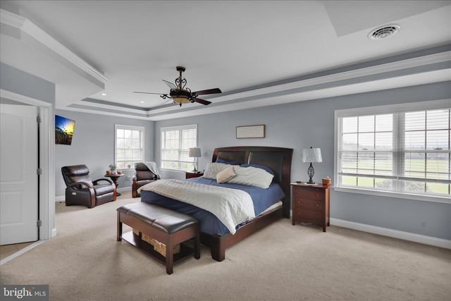 3 BEECHWOOD DR, Shoemakersville, PA 19555