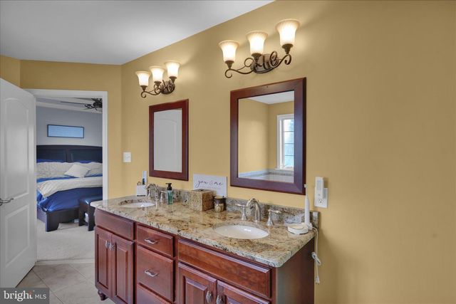 3 BEECHWOOD DR, Shoemakersville, PA 19555