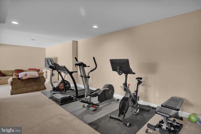 3 BEECHWOOD DR, Shoemakersville, PA 19555