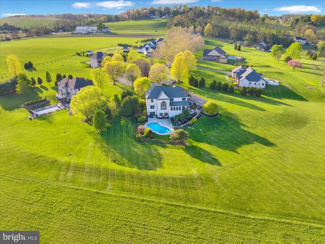 3 BEECHWOOD DR, Shoemakersville, PA 19555