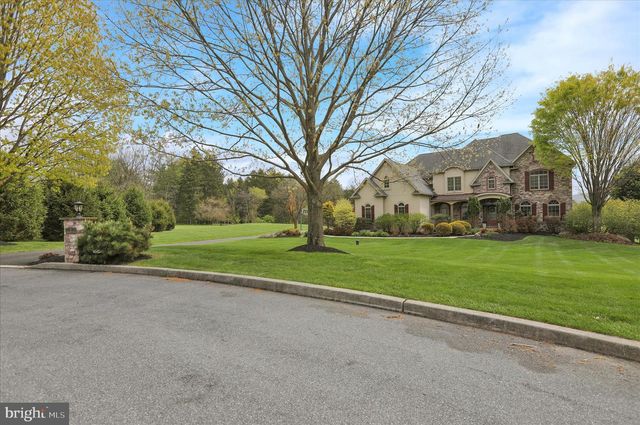 3 BEECHWOOD DR, Shoemakersville, PA 19555