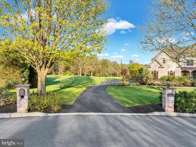 3 BEECHWOOD DR, Shoemakersville, PA 19555