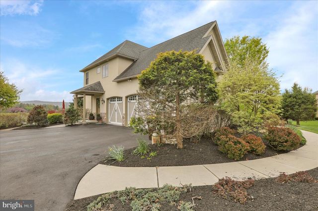 3 BEECHWOOD DR, Shoemakersville, PA 19555