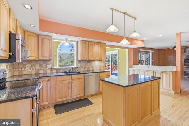 76 COLONIAL CIR, Thornton, PA 19373
