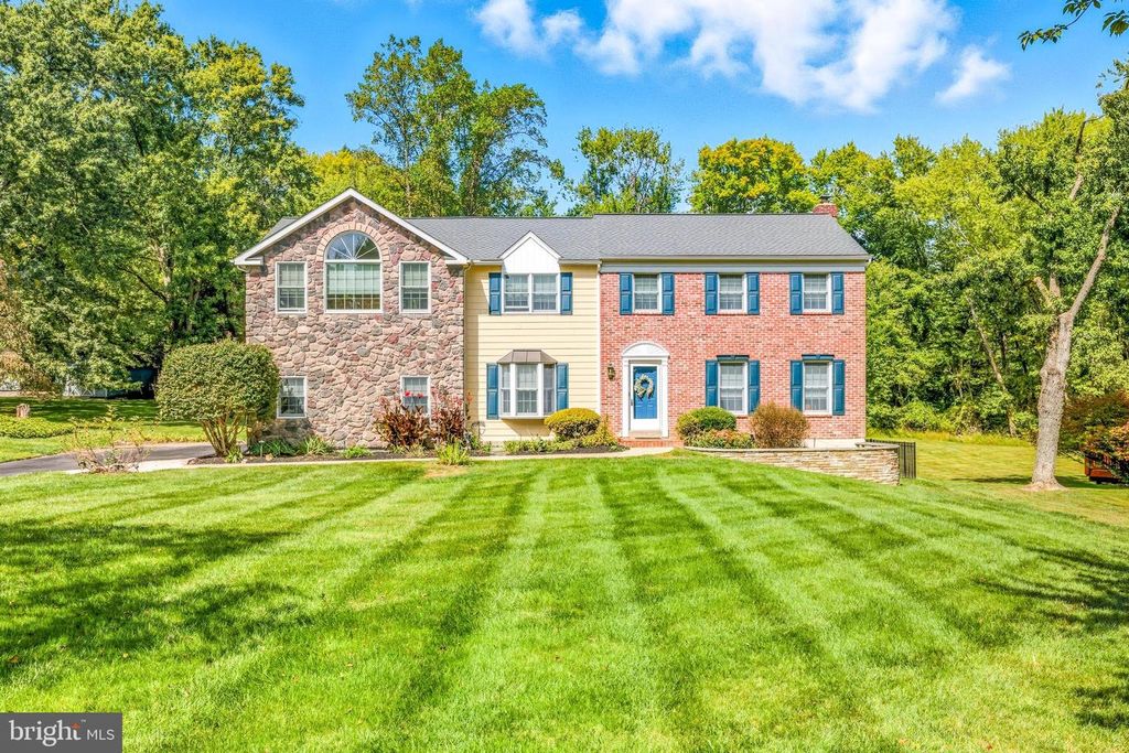 76 COLONIAL CIR, Thornton, PA 19373