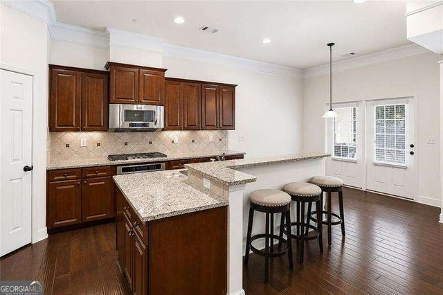 122 Barkley Lane, Sandy Springs, GA 30328