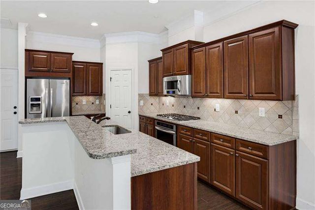 122 Barkley Lane, Sandy Springs, GA 30328