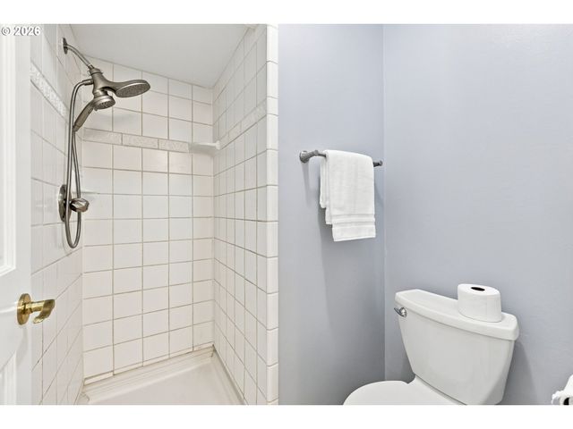 340 PATRICIA Dr, Gladstone, OR 97027