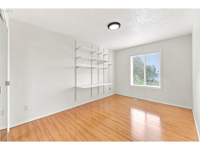 340 PATRICIA Dr, Gladstone, OR 97027