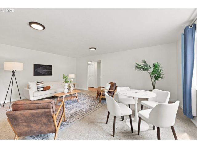 340 PATRICIA Dr, Gladstone, OR 97027