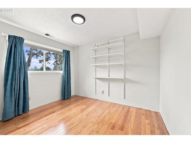 340 PATRICIA Dr, Gladstone, OR 97027