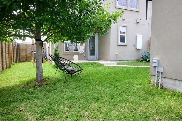 8817 Whitter DR B, Austin, TX 78747