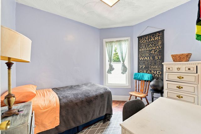 7439 S Ellis Avenue, Chicago, IL 60619