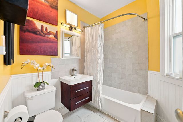 7439 S Ellis Avenue, Chicago, IL 60619
