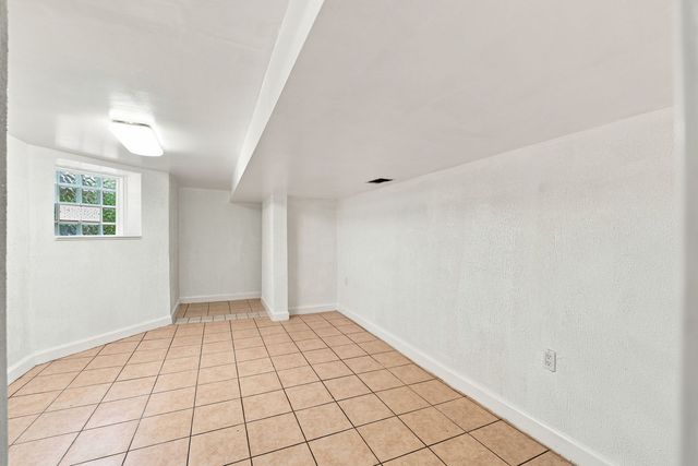 7439 S Ellis Avenue, Chicago, IL 60619