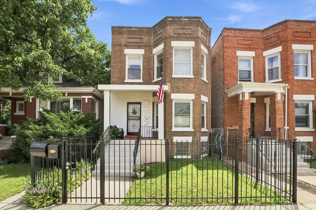 7439 S Ellis Avenue, Chicago, IL 60619
