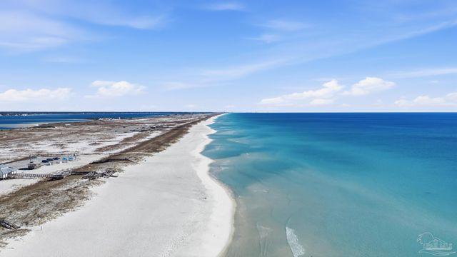 8525 Gulf Blvd 101, Navarre Beach, FL 32566