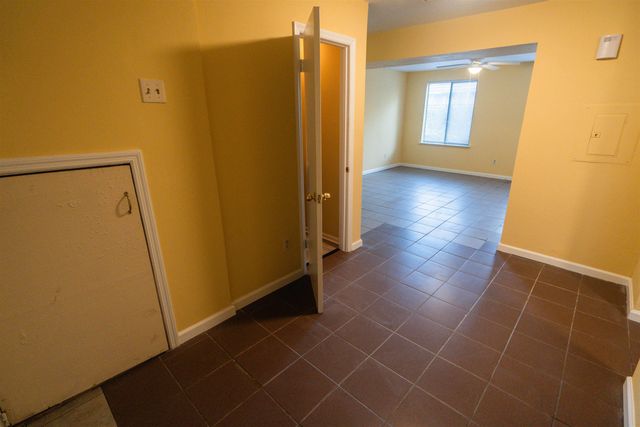 1900 Holmes St Apt B, Tallahassee, FL 32310