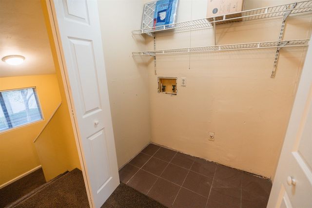 1900 Holmes St Apt B, Tallahassee, FL 32310