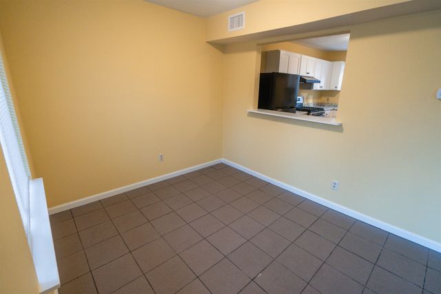 1900 Holmes St Apt B, Tallahassee, FL 32310