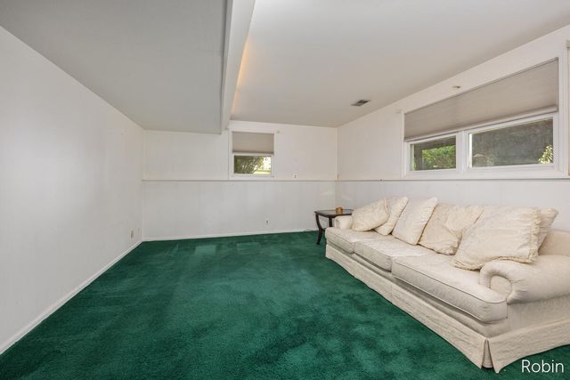 2210 Skyline Drive NW, Grand Rapids, MI 49504