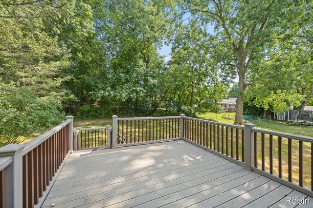 2210 Skyline Drive NW, Grand Rapids, MI 49504