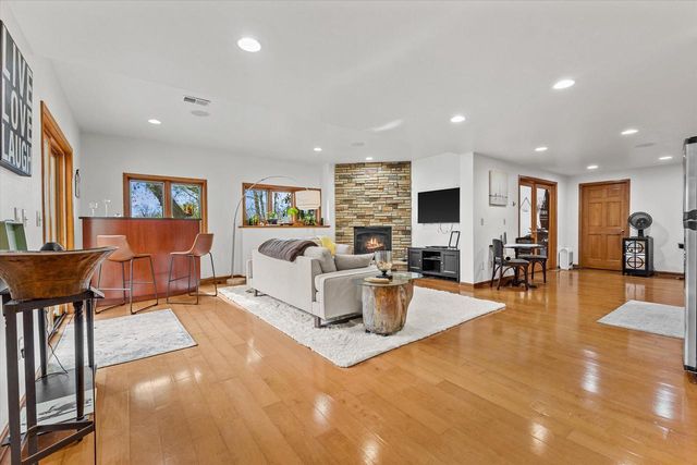 4319 Wood Duck WAY, Racine, WI 53403