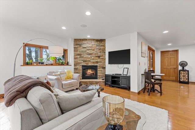 4319 Wood Duck WAY, Racine, WI 53403